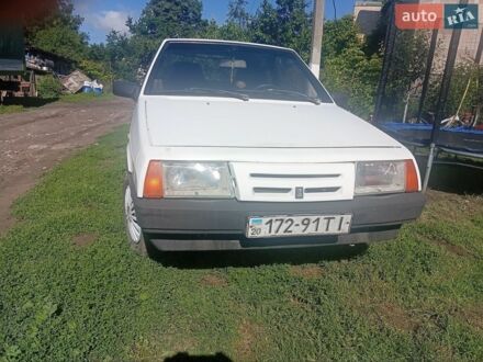 Белый ВАЗ 2108, объемом двигателя 1.5 л и пробегом 350 тыс. км за 650 $, фото 1 на Automoto.ua