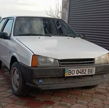 Белый ВАЗ 2108, объемом двигателя 1.3 л и пробегом 200 тыс. км за 700 $, фото 1 на Automoto.ua