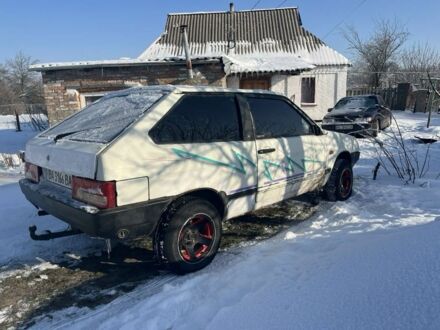 Белый ВАЗ 2108, объемом двигателя 1.1 л и пробегом 999 тыс. км за 828 $, фото 1 на Automoto.ua