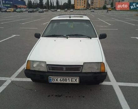 Белый ВАЗ 2108, объемом двигателя 1.3 л и пробегом 200 тыс. км за 700 $, фото 1 на Automoto.ua