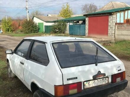 Белый ВАЗ 2108, объемом двигателя 1.3 л и пробегом 380 тыс. км за 591 $, фото 1 на Automoto.ua