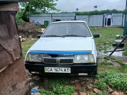 ВАЗ 2108 1992 в Новоукраинке на Automoto.ua Белый ВАЗ 2108, объемом двигателя 1 л и пробегом 350 тыс. км за 700 $, фото 1 на Automoto.ua