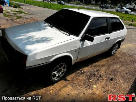 Белый ВАЗ 2108, объемом двигателя 1.5 л и пробегом 200 тыс. км за 900 $, фото 1 на Automoto.ua