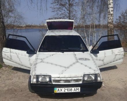 Белый ВАЗ 2108, объемом двигателя 1.5 л и пробегом 200 тыс. км за 1047 $, фото 1 на Automoto.ua