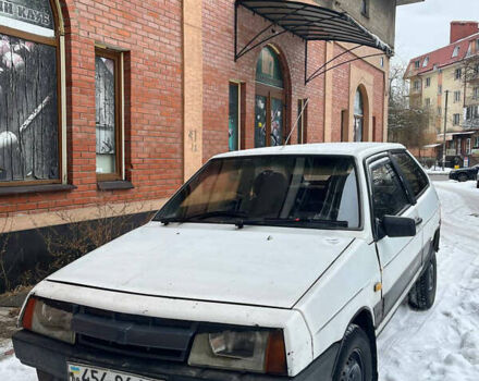 Белый ВАЗ 2108, объемом двигателя 1.3 л и пробегом 100 тыс. км за 600 $, фото 1 на Automoto.ua