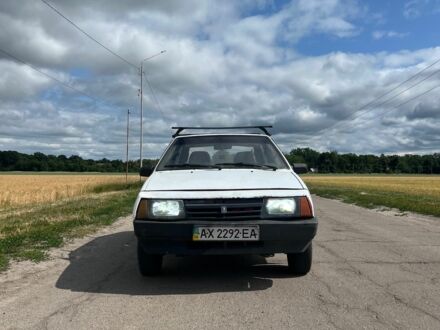 Белый ВАЗ 2108, объемом двигателя 1.3 л и пробегом 180 тыс. км за 450 $, фото 1 на Automoto.ua