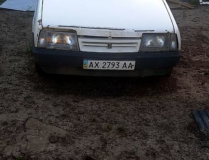 ВАЗ 2108 1993 в Валках на Automoto.ua Белый ВАЗ 2108, объемом двигателя 1.5 л и пробегом 254 тыс. км за 500 $, фото 1 на Automoto.ua