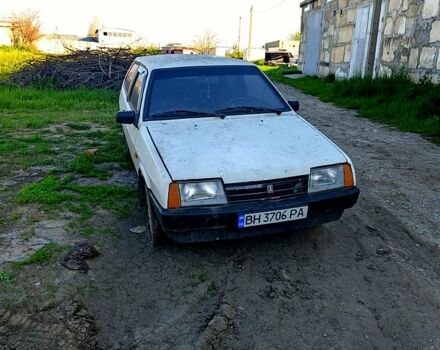 Белый ВАЗ 2108, объемом двигателя 1.5 л и пробегом 300 тыс. км за 500 $, фото 1 на Automoto.ua