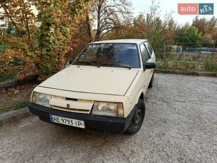 ВАЗ 2108 1985 у Никополе на Automoto.ua Бежевий ВАЗ 2108, об'ємом двигуна 1.29 л та пробігом 200 тис. км за 1100 $, фото 1 на Automoto.ua