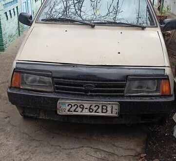 ВАЗ 2108 1986 в Бершаде на Automoto.ua Бежевый ВАЗ 2108, объемом двигателя 1.5 л и пробегом 200 тыс. км за 800 $, фото 1 на Automoto.ua
