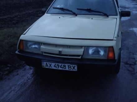 ВАЗ 2108 1987 в Изюме на Automoto.ua Бежевый ВАЗ 2108, объемом двигателя 1.3 л и пробегом 250 тыс. км за 549 $, фото 1 на Automoto.ua