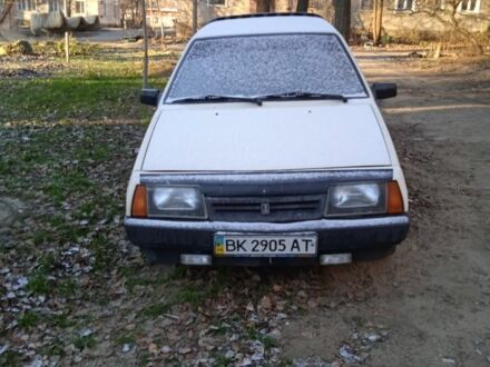 Бежевый ВАЗ 2108, объемом двигателя 1.3 л и пробегом 450 тыс. км за 300 $, фото 1 на Automoto.ua
