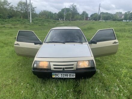 ВАЗ 2108 1987 у Тернополі на Automoto.ua Бежевий ВАЗ 2108, об'ємом двигуна 1.3 л та пробігом 73 тис. км за 800 $, фото 1 на Automoto.ua