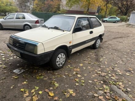 Бежевый ВАЗ 2108, объемом двигателя 1.3 л и пробегом 200 тыс. км за 900 $, фото 1 на Automoto.ua