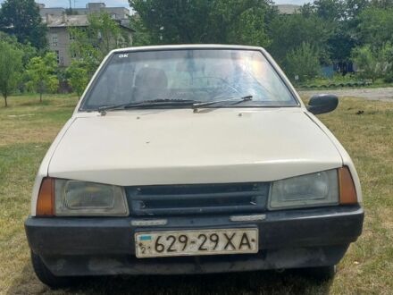 ВАЗ 2108 1988 в Павлограде на Automoto.ua Бежевый ВАЗ 2108, объемом двигателя 0 л и пробегом 10 тыс. км за 577 $, фото 1 на Automoto.ua