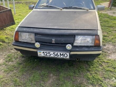ВАЗ 2108 1988 у Чернівцях на Automoto.ua Бежевий ВАЗ 2108, об'ємом двигуна 1.5 л та пробігом 150 тис. км за 609 $, фото 1 на Automoto.ua