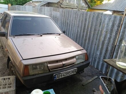 ВАЗ 2108 1988 у Мене на Automoto.ua Бежевий ВАЗ 2108, об'ємом двигуна 1.3 л та пробігом 20 тис. км за 500 $, фото 1 на Automoto.ua