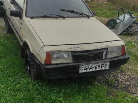 ВАЗ 2108 1989 в Сваляве на Automoto.ua Бежевый ВАЗ 2108, объемом двигателя 1 л и пробегом 3 тыс. км за 145 $, фото 1 на Automoto.ua