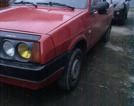 Красный ВАЗ 2108, объемом двигателя 1.3 л и пробегом 280 тыс. км за 850 $, фото 1 на Automoto.ua