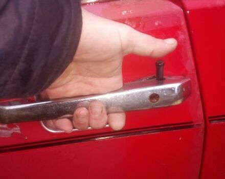 Красный ВАЗ 2108, объемом двигателя 1 л и пробегом 1000 тыс. км за 358 $, фото 7 на Automoto.ua