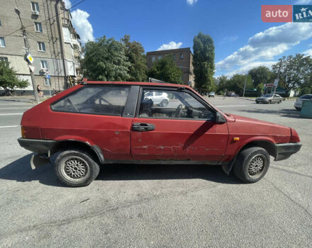 Красный ВАЗ 2108, объемом двигателя 1.3 л и пробегом 300 тыс. км за 500 $, фото 2 на Automoto.ua