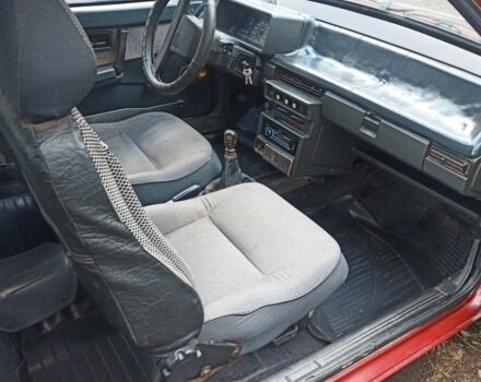 Красный ВАЗ 2108, объемом двигателя 1.3 л и пробегом 200 тыс. км за 1038 $, фото 5 на Automoto.ua