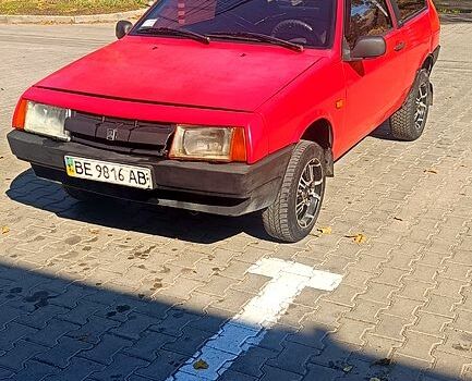 Красный ВАЗ 2108, объемом двигателя 1.3 л и пробегом 290 тыс. км за 600 $, фото 1 на Automoto.ua