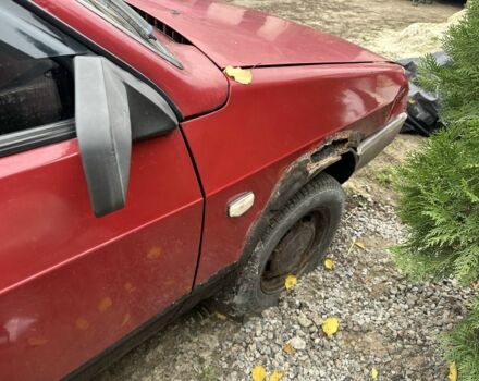 Красный ВАЗ 2108, объемом двигателя 1.3 л и пробегом 300 тыс. км за 667 $, фото 3 на Automoto.ua