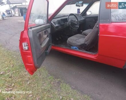 Красный ВАЗ 2108, объемом двигателя 1.5 л и пробегом 320 тыс. км за 1100 $, фото 2 на Automoto.ua