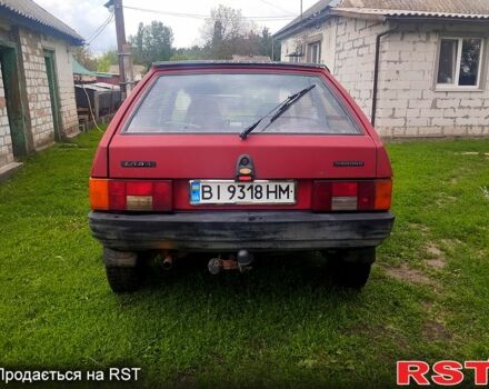 Красный ВАЗ 2108, объемом двигателя 1.1 л и пробегом 250 тыс. км за 1000 $, фото 2 на Automoto.ua