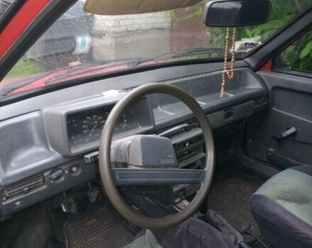 Красный ВАЗ 2108, объемом двигателя 1.5 л и пробегом 102 тыс. км за 591 $, фото 5 на Automoto.ua