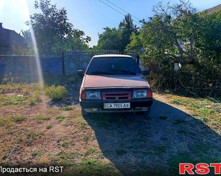 Красный ВАЗ 2108, объемом двигателя 1.5 л и пробегом 150 тыс. км за 650 $, фото 2 на Automoto.ua