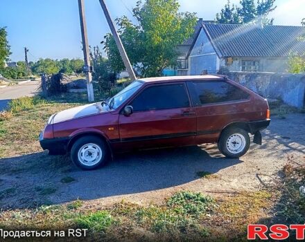 Красный ВАЗ 2108, объемом двигателя 1.5 л и пробегом 150 тыс. км за 650 $, фото 3 на Automoto.ua