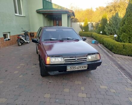 ВАЗ 2108 1991 у Хмельницькому на Automoto.ua Червоний ВАЗ 2108, об'ємом двигуна 0 л та пробігом 300 тис. км за 550 $, фото 3 на Automoto.ua