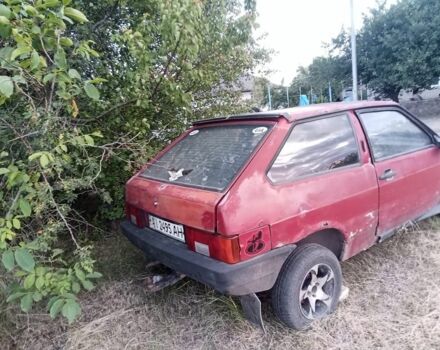 Красный ВАЗ 2108, объемом двигателя 1.5 л и пробегом 300 тыс. км за 361 $, фото 4 на Automoto.ua