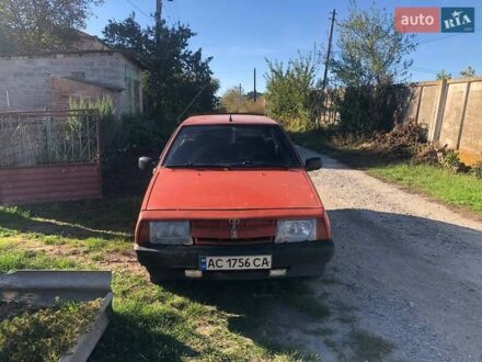 ВАЗ 2108 1985 у Бердичеве на Automoto.ua Червоний ВАЗ 2108, об'ємом двигуна 1.29 л та пробігом 150 тис. км за 600 $, фото 1 на Automoto.ua