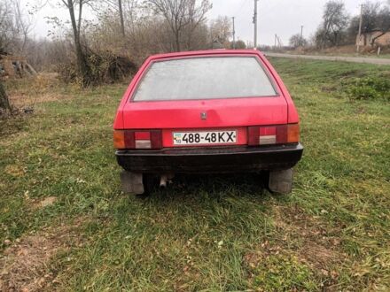 Красный ВАЗ 2108, объемом двигателя 1.5 л и пробегом 80 тыс. км за 600 $, фото 1 на Automoto.ua