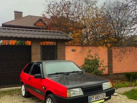 Красный ВАЗ 2108, объемом двигателя 1.5 л и пробегом 100 тыс. км за 2100 $, фото 1 на Automoto.ua