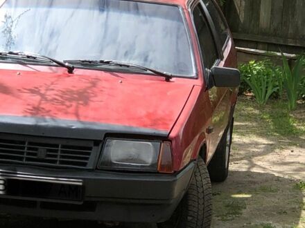 ВАЗ 2108 1988 у Ичне на Automoto.ua Червоний ВАЗ 2108, об'ємом двигуна 1.3 л та пробігом 200 тис. км за 966 $, фото 1 на Automoto.ua