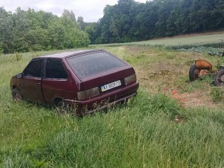 ВАЗ 2108 1988 у Черкасах на Automoto.ua Червоний ВАЗ 2108, об'ємом двигуна 1.6 л та пробігом 20 тис. км за 600 $, фото 1 на Automoto.ua