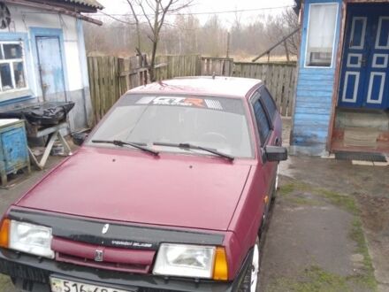 ВАЗ 2108 1988 у Бахмаче на Automoto.ua Червоний ВАЗ 2108, об'ємом двигуна 1 л та пробігом 200 тис. км за 849 $, фото 1 на Automoto.ua