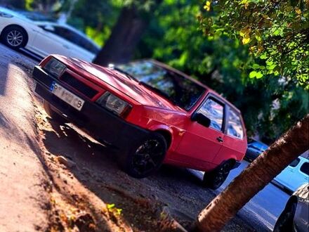 ВАЗ 2108 1989 в Одессе на Automoto.ua Красный ВАЗ 2108, объемом двигателя 1.1 л и пробегом 100 тыс. км за 1500 $, фото 1 на Automoto.ua