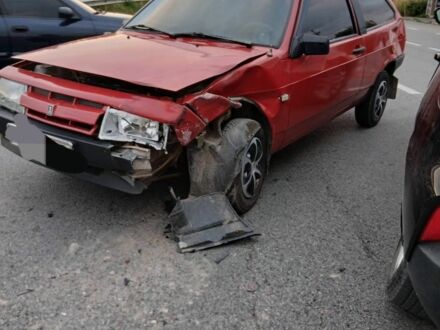 Красный ВАЗ 2108, объемом двигателя 0 л и пробегом 130 тыс. км за 595 $, фото 1 на Automoto.ua