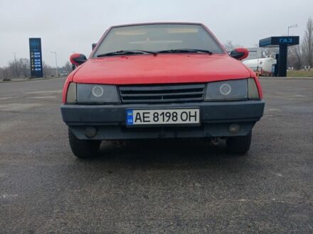 ВАЗ 2108 1991 у Дніпро (Дніпропетровську) на Automoto.ua Червоний ВАЗ 2108, об'ємом двигуна 1.5 л та пробігом 1000 тис. км за 1087 $, фото 1 на Automoto.ua
