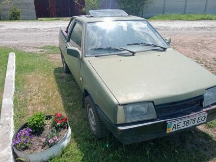 ВАЗ 2108 1991 у Синельниковом на Automoto.ua Червоний ВАЗ 2108, об'ємом двигуна 1 л та пробігом 1000 тис. км за 527 $, фото 1 на Automoto.ua