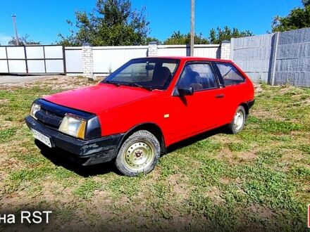 Красный ВАЗ 2108, объемом двигателя 1.3 л и пробегом 300 тыс. км за 500 $, фото 1 на Automoto.ua
