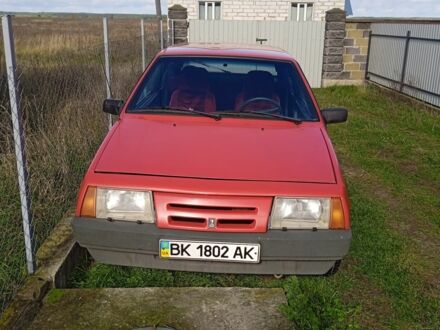 ВАЗ 2108 1991 в Сарнах на Automoto.ua Красный ВАЗ 2108, объемом двигателя 1.3 л и пробегом 176 тыс. км за 1000 $, фото 1 на Automoto.ua