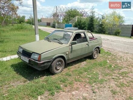 ВАЗ 2108 1991 в Синельниковом на Automoto.ua Красный ВАЗ 2108, объемом двигателя 1 л и пробегом 1000 тыс. км за 527 $, фото 1 на Automoto.ua