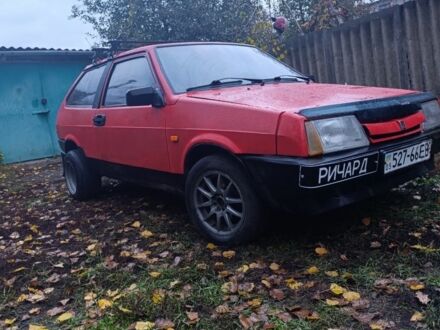 ВАЗ 2108 1992 у Славянске на Automoto.ua Червоний ВАЗ 2108, об'ємом двигуна 0 л та пробігом 300 тис. км за 951 $, фото 1 на Automoto.ua