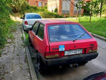 Красный ВАЗ 2108, объемом двигателя 1.5 л и пробегом 340 тыс. км за 750 $, фото 1 на Automoto.ua